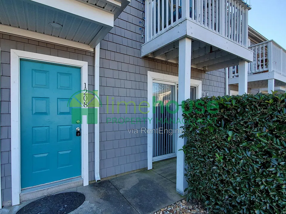 1208 Indian Rd #1