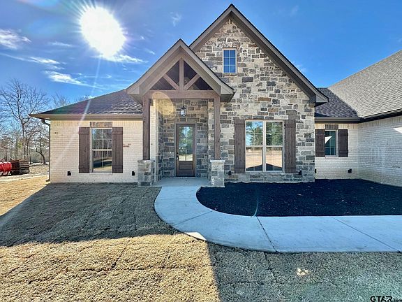4th image of 237 Clara Ln