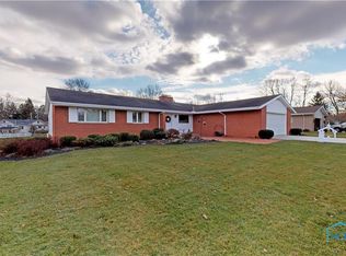 25 Pinewood Dr, Fremont, OH 43420