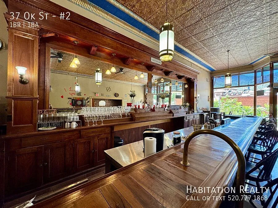 Beautifully furnished 2bed/2bath home + mountain views near downtown Bisbee! — Photo 2