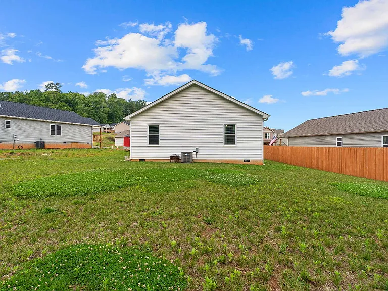 101 Quinn Hill Ln — Photo 7