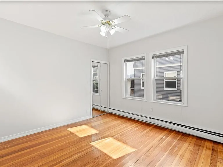 146 W Adams St #2 — Photo 8