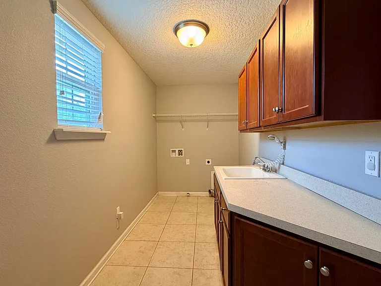 15991 Baxter Creek Dr — Photo 26