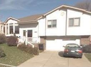 15238 Howe St, Omaha, NE 68144