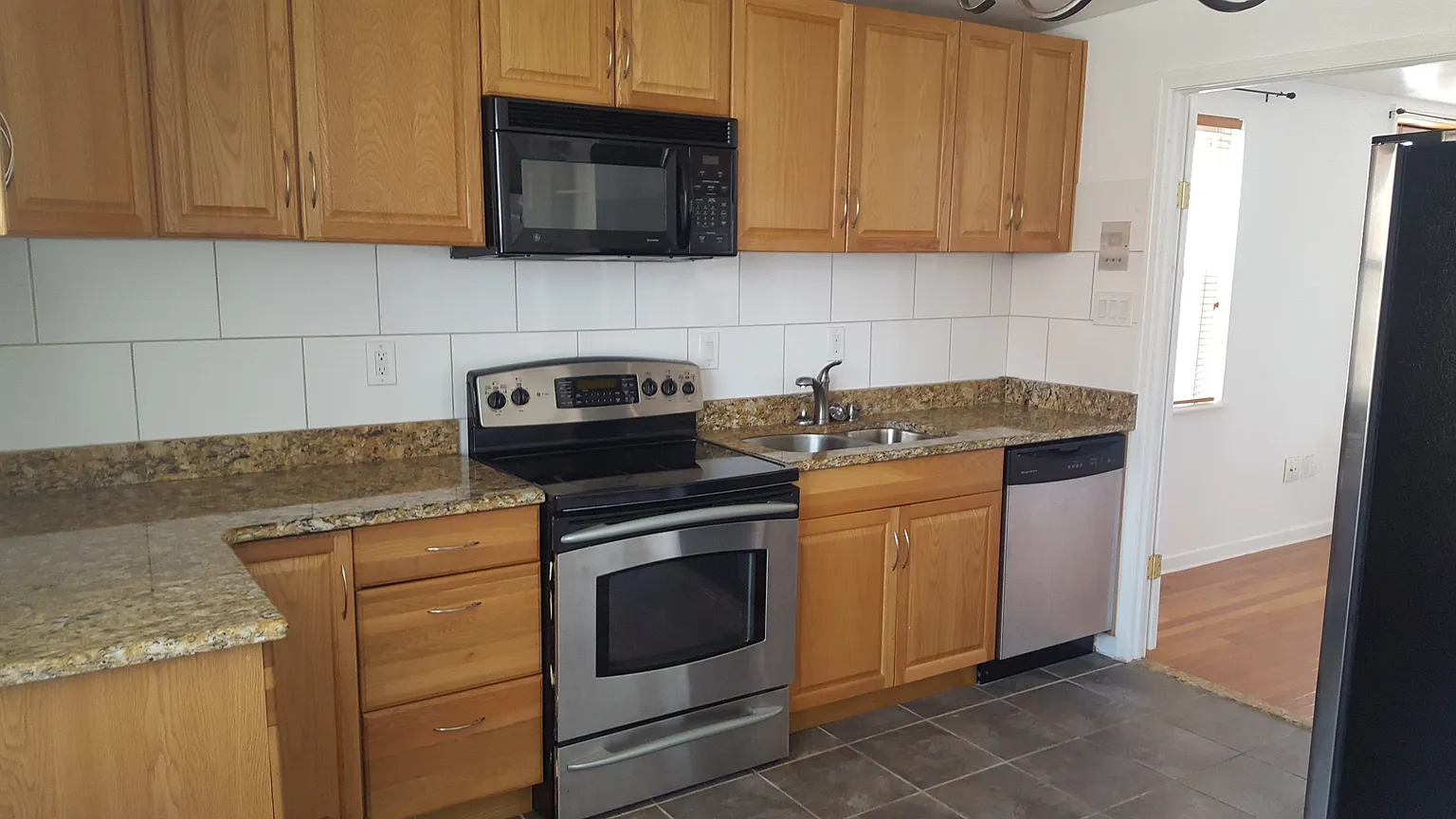 1115 Wallace St photo 1
