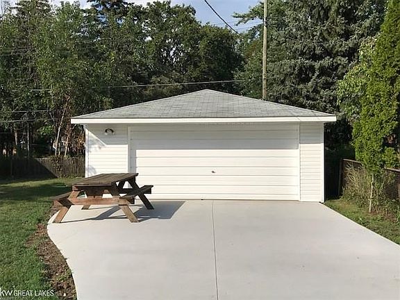 2nd image of 22913 Socia St