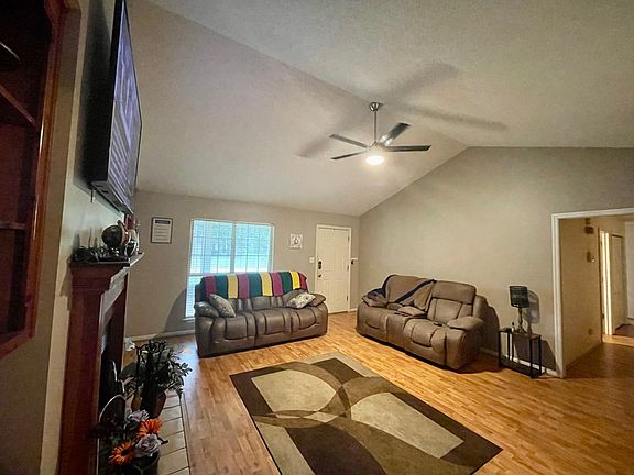 5th image of 3836 Honeysuckle Dr