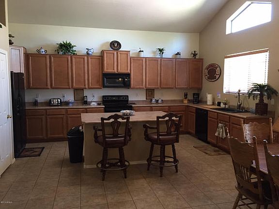 4th image of 33172 N Roadrunner Ln
