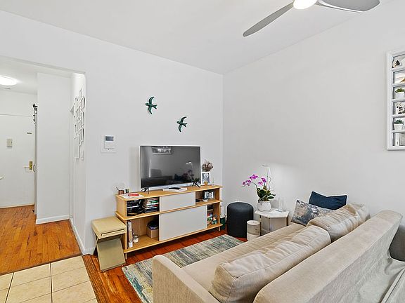 2nd image of 154 E 97th St APT 7