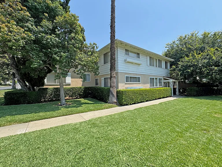 Anita Oaks — Photo 6