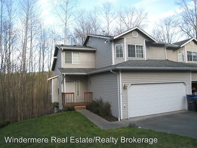 1st image of 2709 Lake Dr #A