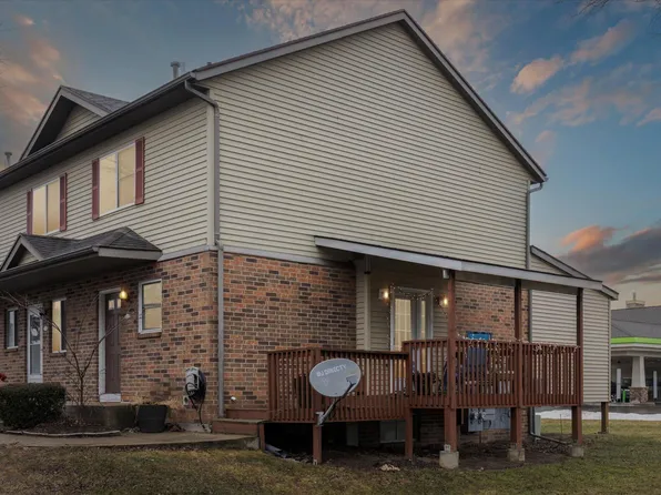 332 Carriage Ln SW, Grand Rapids, MI 49548
