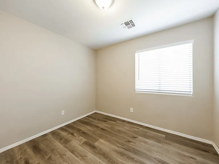 13122 W Clarendon Ave — Photo 13