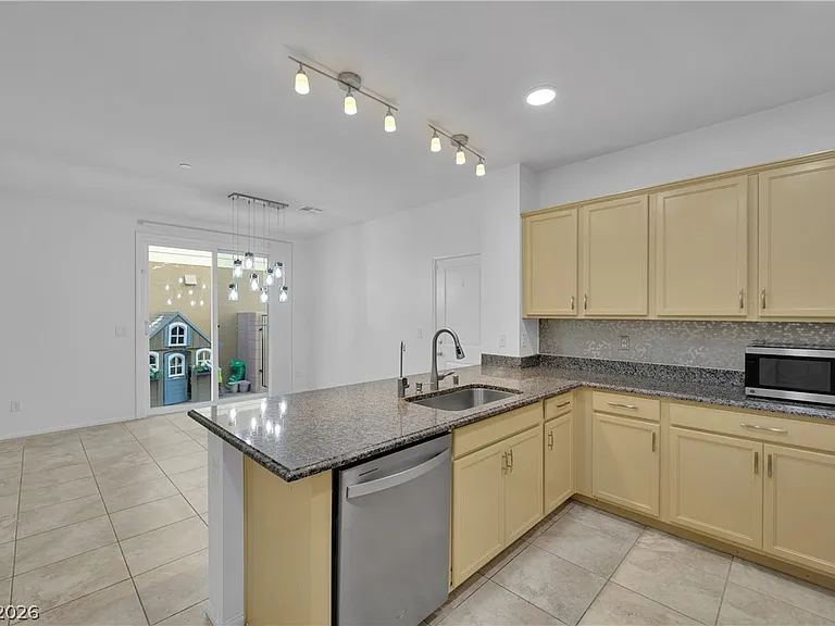3160 Florence Falls Walk — Photo 10