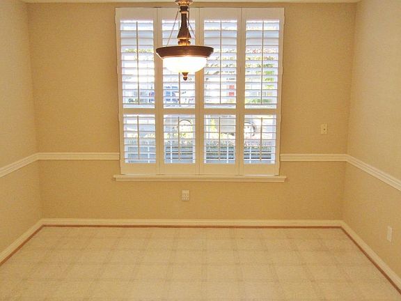 4th image of 337 Silver Creek Way