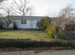 78 Grassmere St, Warwick, RI 02889