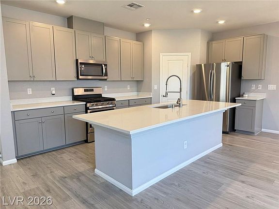 5th image of 3025 Gravino Ave