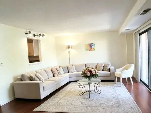 12 Mount Vernon St APT 25, Melrose, MA 02176