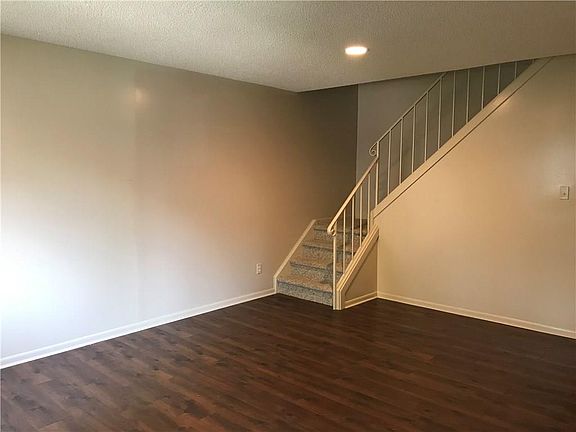 3rd image of 5918 Deerwood Ct