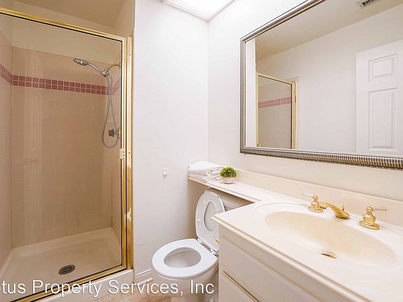 5th image of 1139 El Centro St APT B