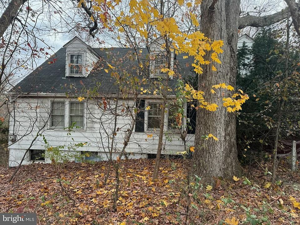 1st image of 3806 James St