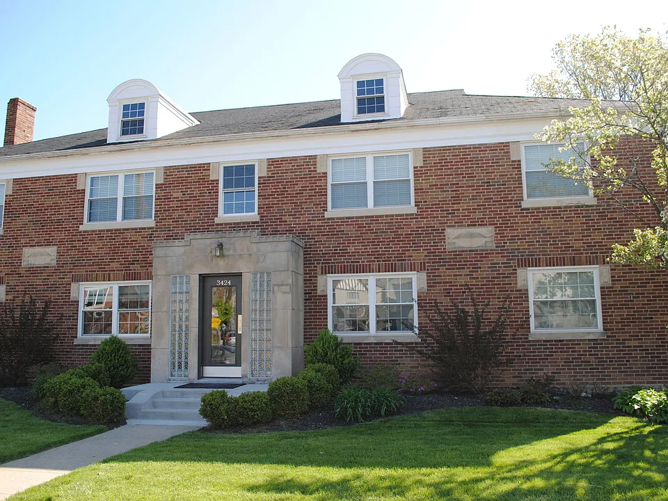3424 Shaw