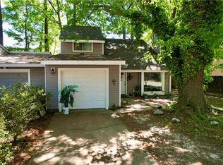 820 Pine Tree Ct, Newport News, VA 23608