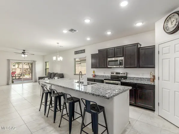 9106 W Old Agave Trl, Marana, AZ 85653