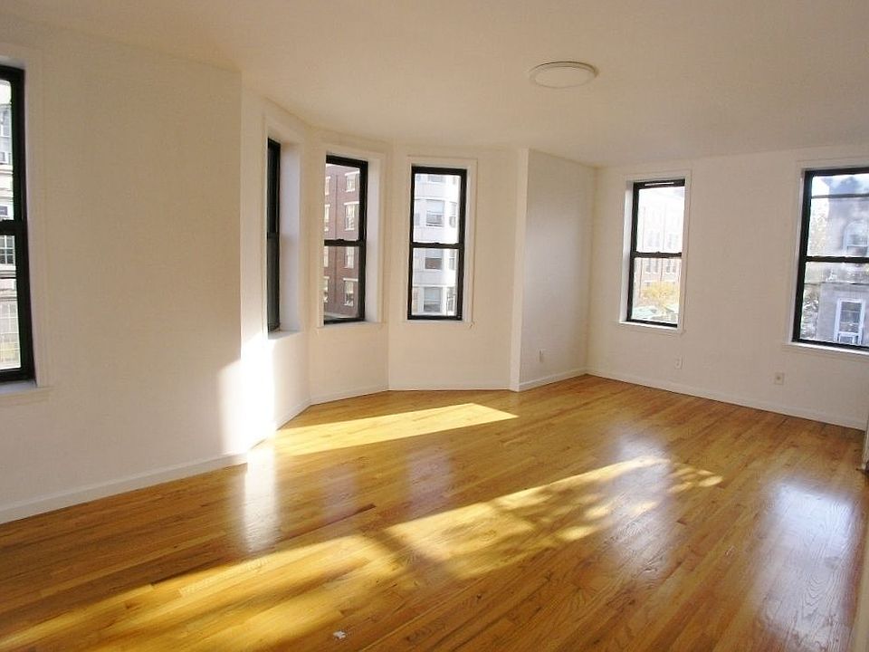 1st image of 246 7th Ave APT 9