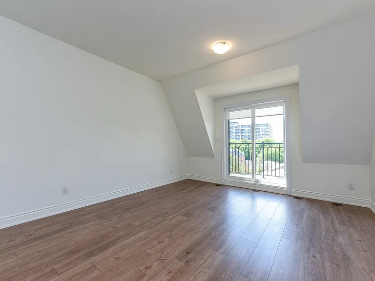 1145 Ossington Ave #D38 — Photo 24