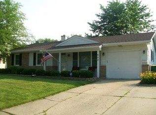 942 Wilshire Ave, Elk Grove Village, IL 60007