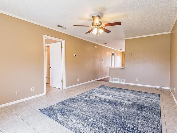 CEILING FANS IN EVERY ROOM!