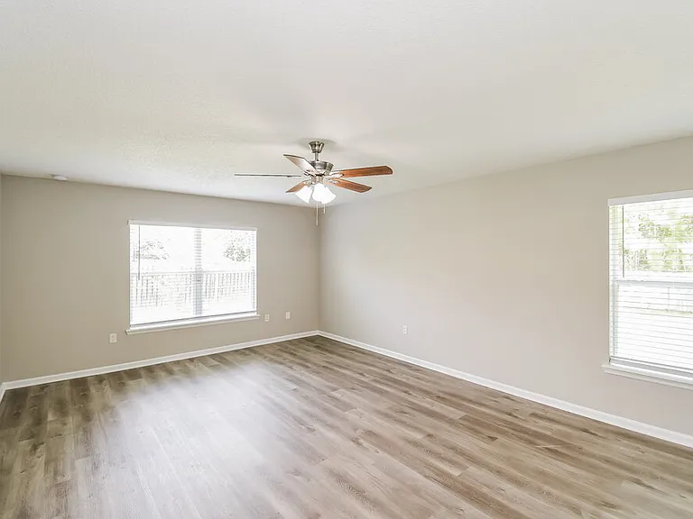 76309 Deerwood Dr — Photo 9