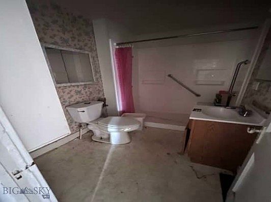 4th image of 213 5th Ave NE
