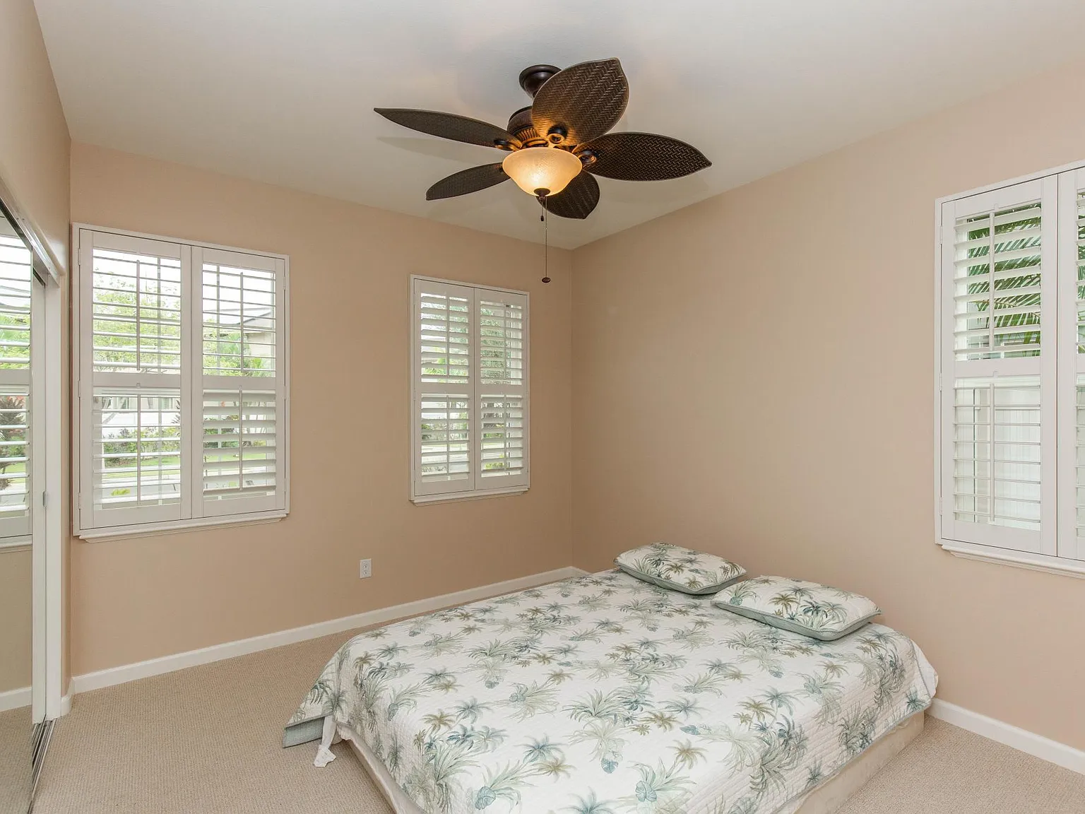 4 bed, 2461 sqft, $5,200 — Photo 3