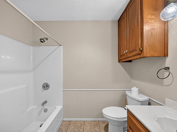3rd image of 13476 Choctaw Dr