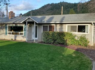 105 Lloyelen Dr, Rogue River, OR 97537