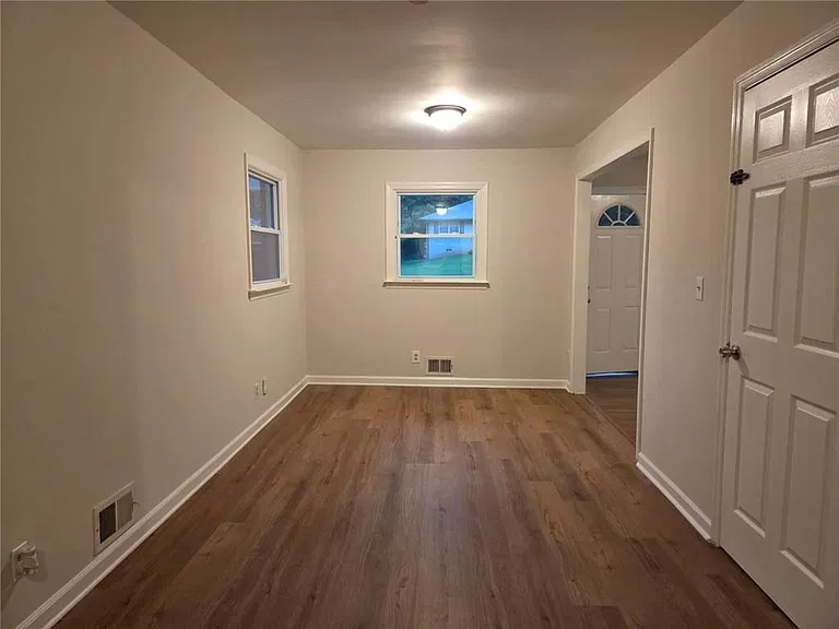 4609 Puckett St — Photo 4