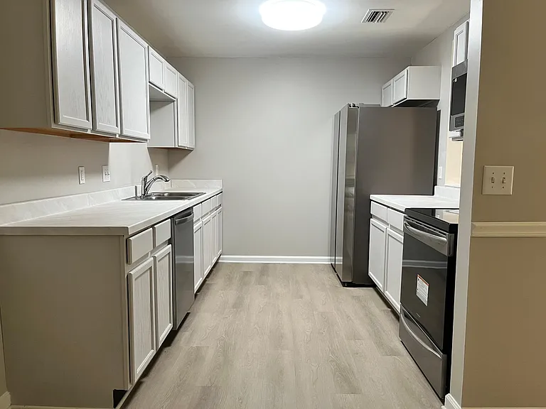 1003 Pelham Square Way — Photo 5