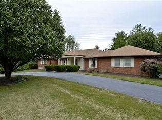 12866 Topping Manor Dr, Saint Louis, MO 63131