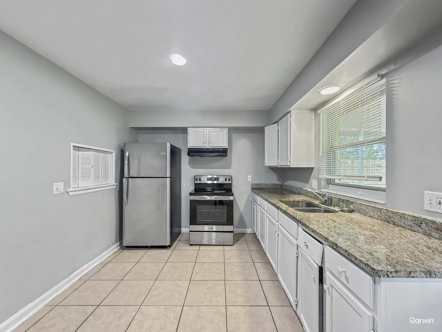 5 bed, 2.0 bath, 1411 sqft, $2,180 — Photo 2