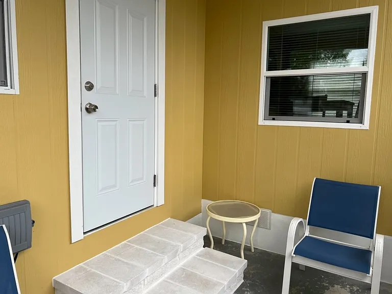 213 Jessica St S #A & B — Photo 16