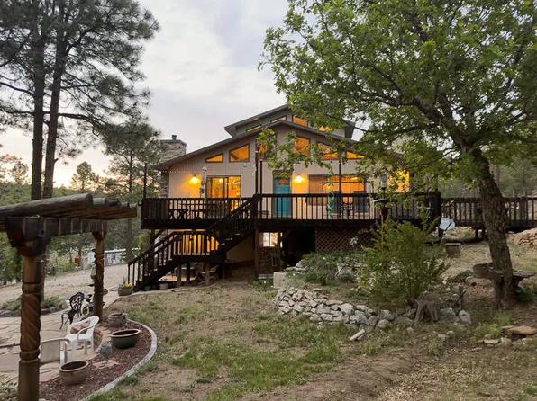 107 Skyland Blvd, Tijeras, NM 87059