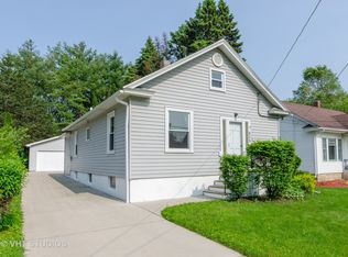 835 Cedar Ave, Elgin, IL 60120