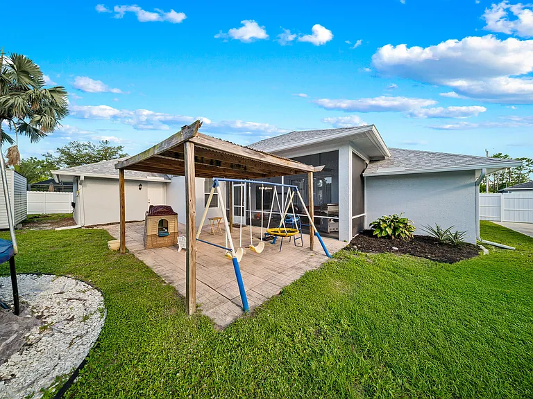 5918 NW Hann Dr — Photo 14