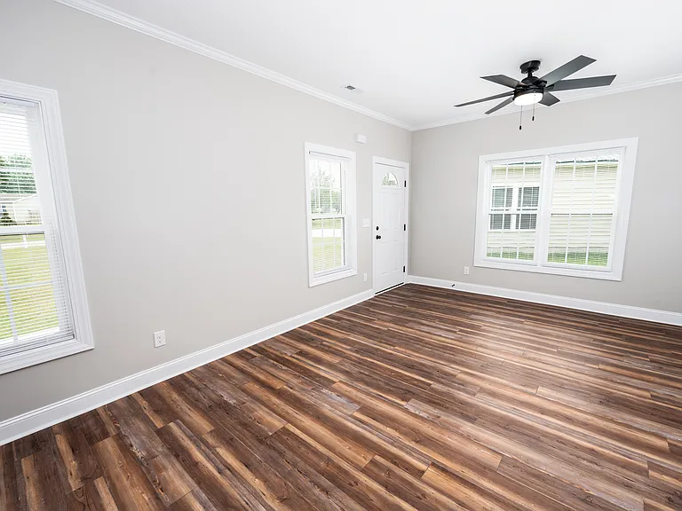 134 Macdonald Blvd — Photo 7