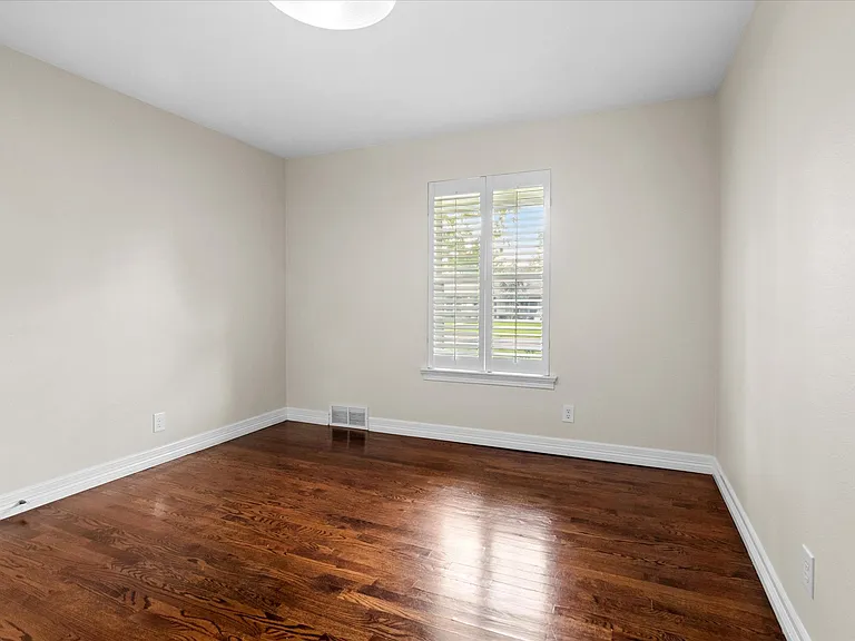 10918 Wonderland Trl — Photo 25