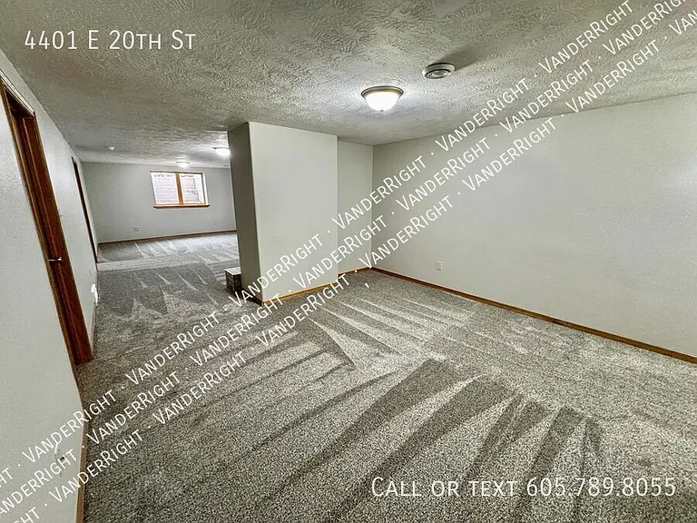 4401 E 20th St — Photo 18
