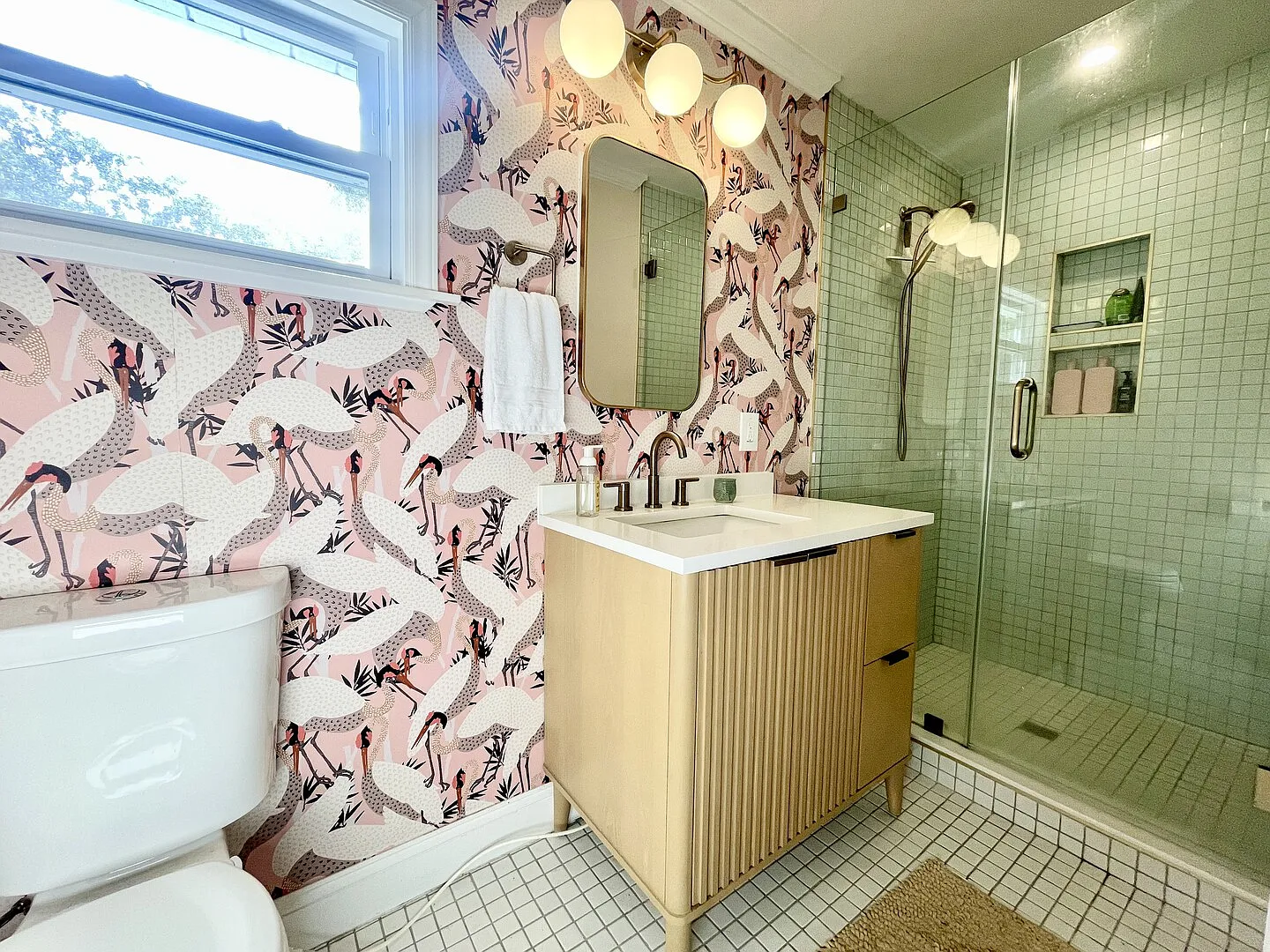 Mid-Century Modern Home Close to North Main | Fenced Yard & Garden | W — Photo 4