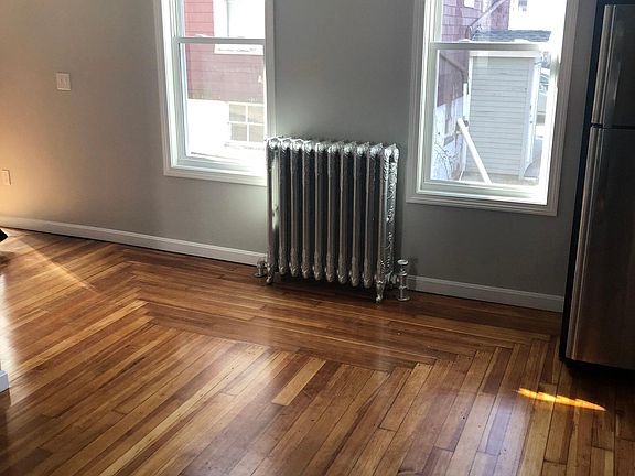 Eat in kitchen area for dinning